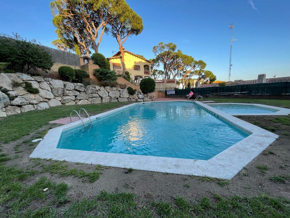 Property building, Swimming pool