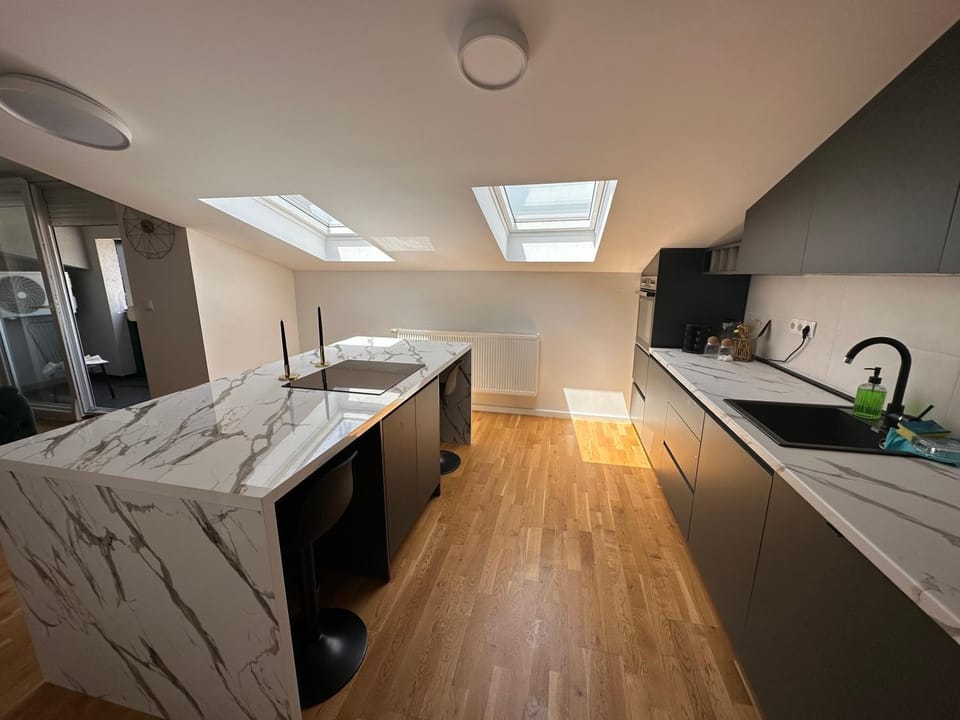 Kitchen or kitchenette, oven, stove