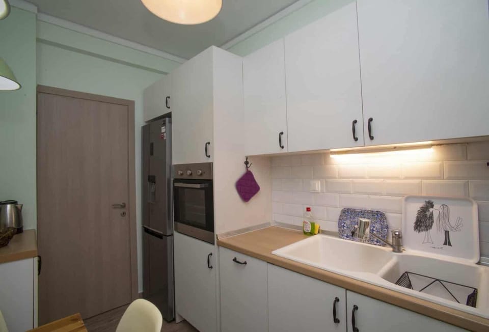Kitchen or kitchenette, oven, toaster
