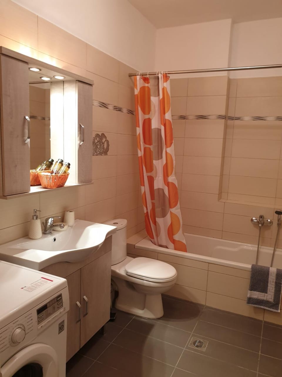 Shower, Toilet, Bathroom, Bath, washing machine