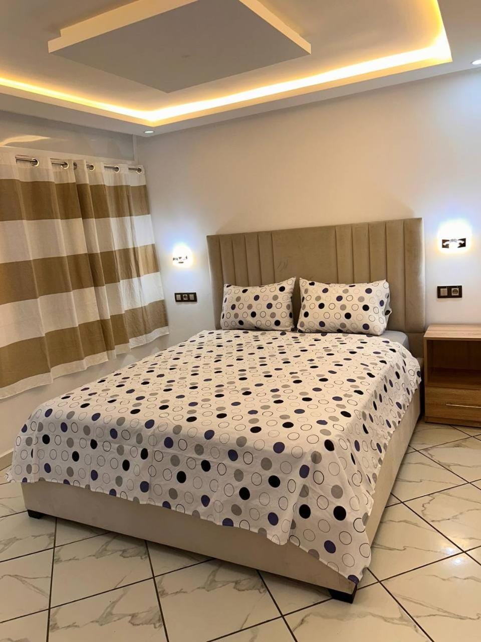 Bed, Photo of the whole room, Bedroom