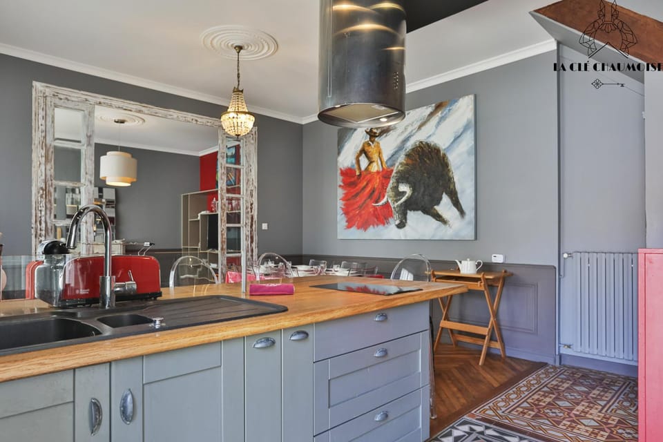 Kitchen or kitchenette
