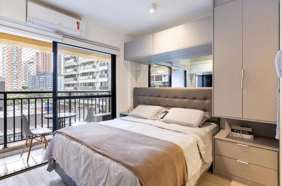 Apartamento novo e completo Localização privilegiada - próximo a Paulista, Shopping Frei Caneca, Hospital Sírio e Smart Fit Estacionamento privado 24hrs em frente ao prédio Supermercado na porta Rede de proteção para crianças Apartment in Sao Paulo City