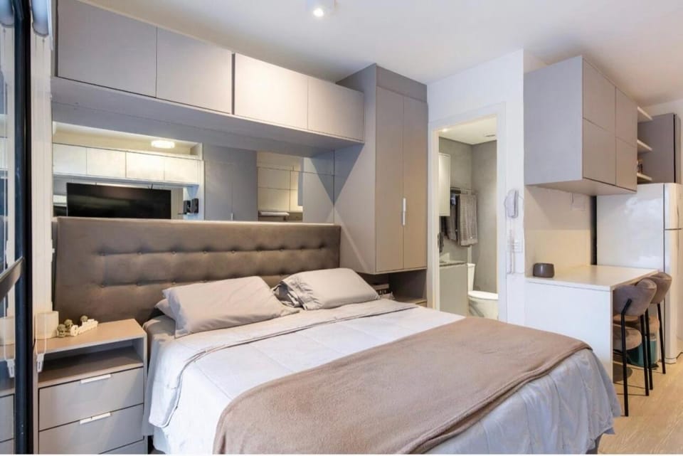 Apartamento novo e completo Localização privilegiada - próximo a Paulista, Shopping Frei Caneca, Hospital Sírio e Smart Fit Estacionamento privado 24hrs em frente ao prédio Supermercado na porta Rede de proteção para crianças Apartment in Sao Paulo City