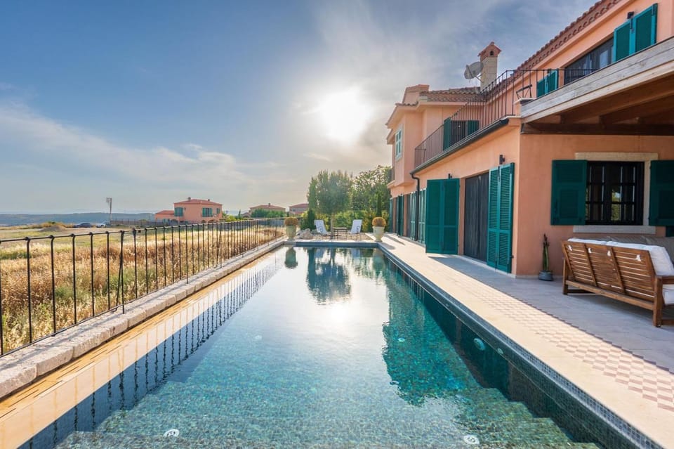 Property building, Day, Natural landscape, Pool view, Swimming pool, Swimming pool