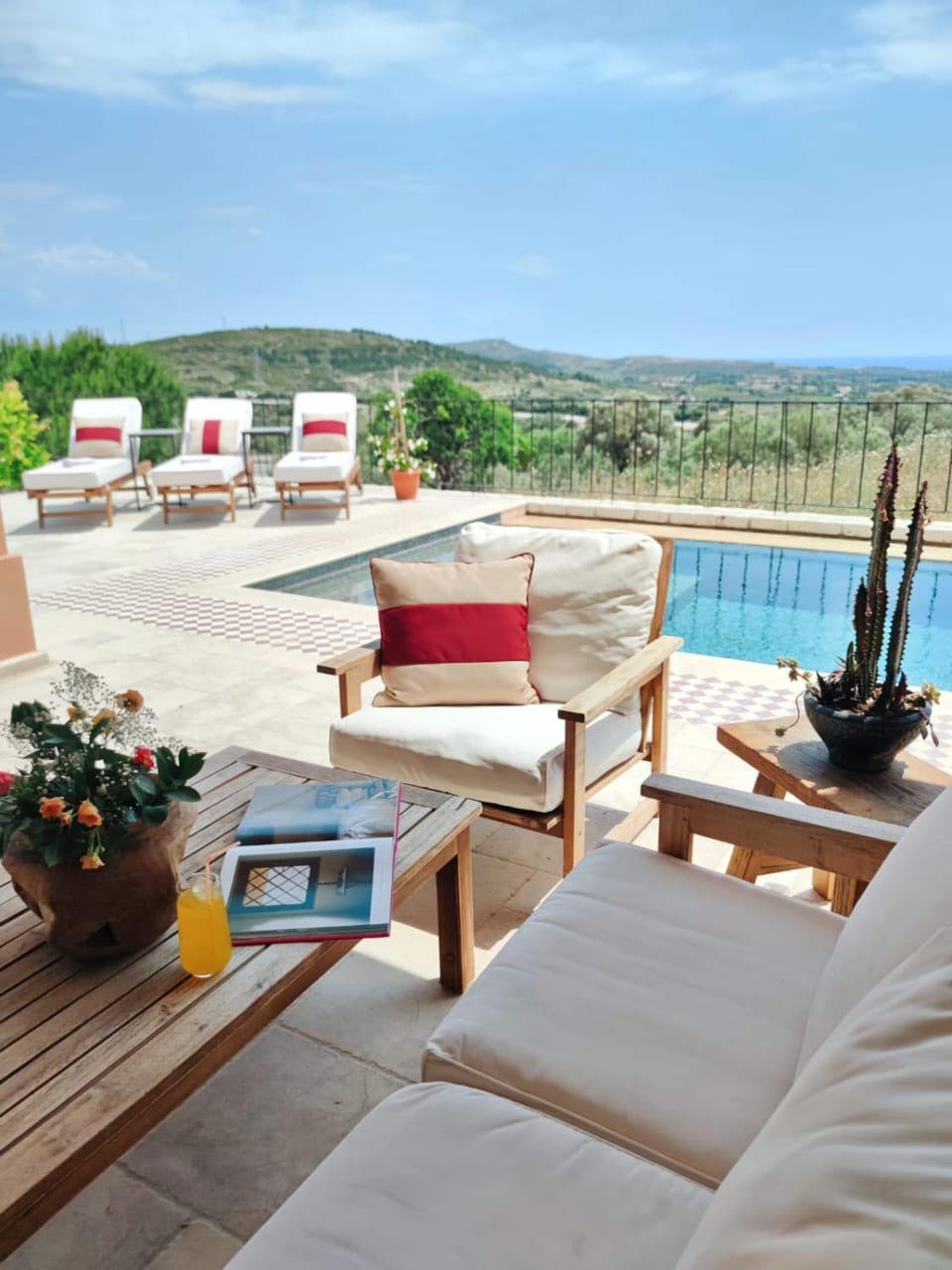 Patio, Day, Natural landscape, Balcony/Terrace, Balcony/Terrace, Seating area, Pool view, Sea view, Swimming pool, sunbed