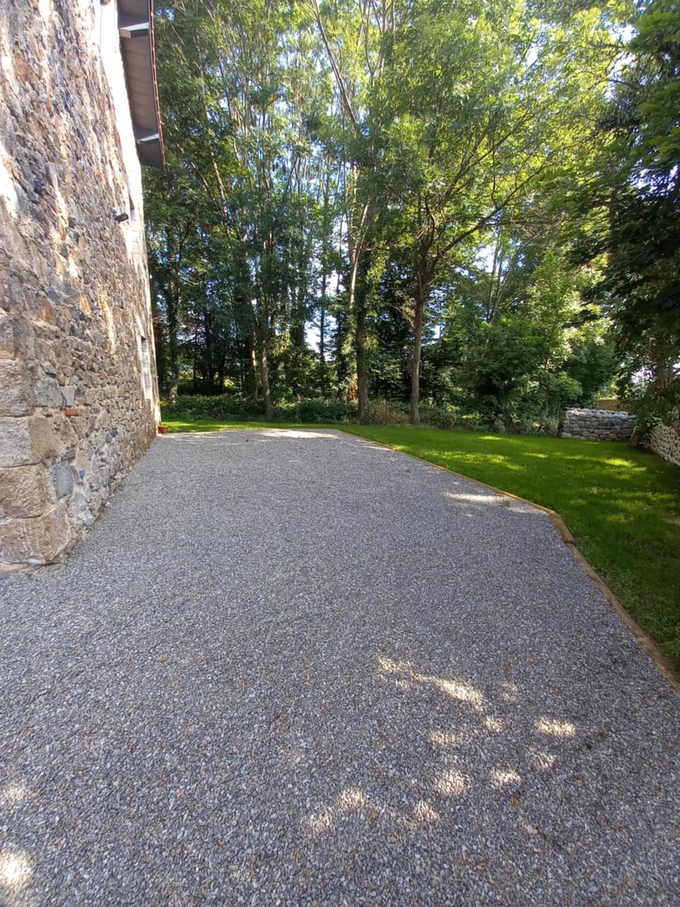 Gîte atypique de Maubourg, de une à 8 personnes, proche départ passerelle House in Auvergne-Rhône-Alpes