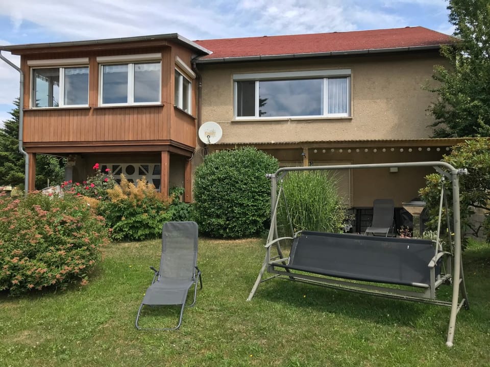 Property building, Garden, sunbed