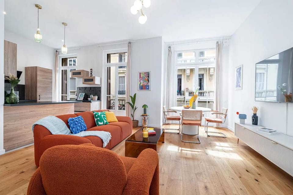 TV and multimedia, Kitchen or kitchenette, Living room, Dining area