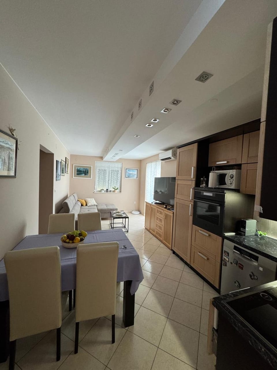 Kitchen or kitchenette, Living room, Seating area, Dining area, dishwasher, pet friendly