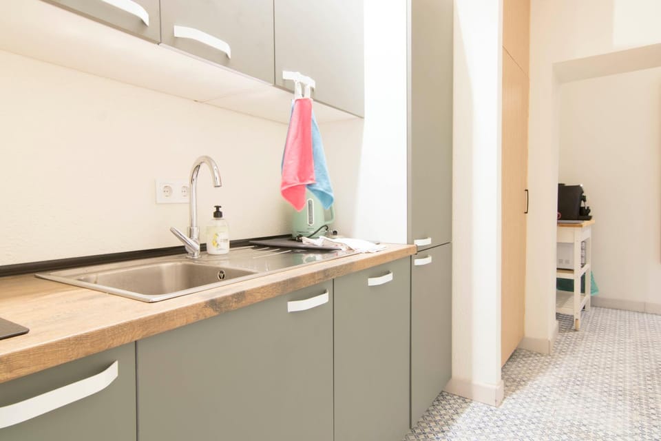 Kitchen or kitchenette, dishwasher, flat iron, hair dryier, internet, microwave, minibar, oven, stove, toaster, towels, washing machine, dryer, kitchen, air conditioner