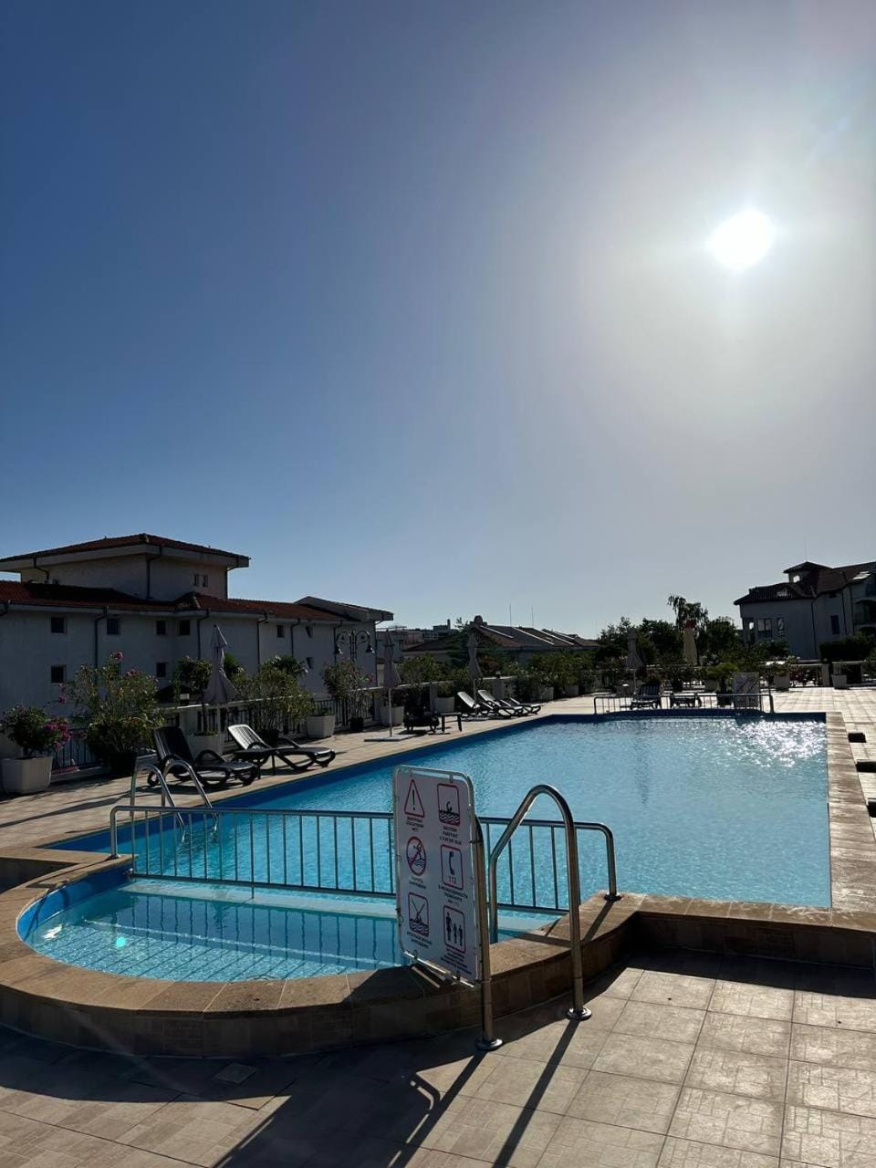 Pool view, Swimming pool, sunbed