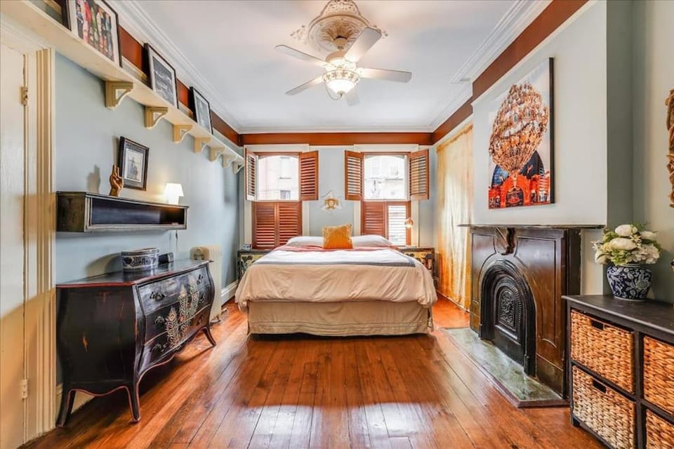 Artist Residence 3 Bedroom Brownstone House in Hoboken