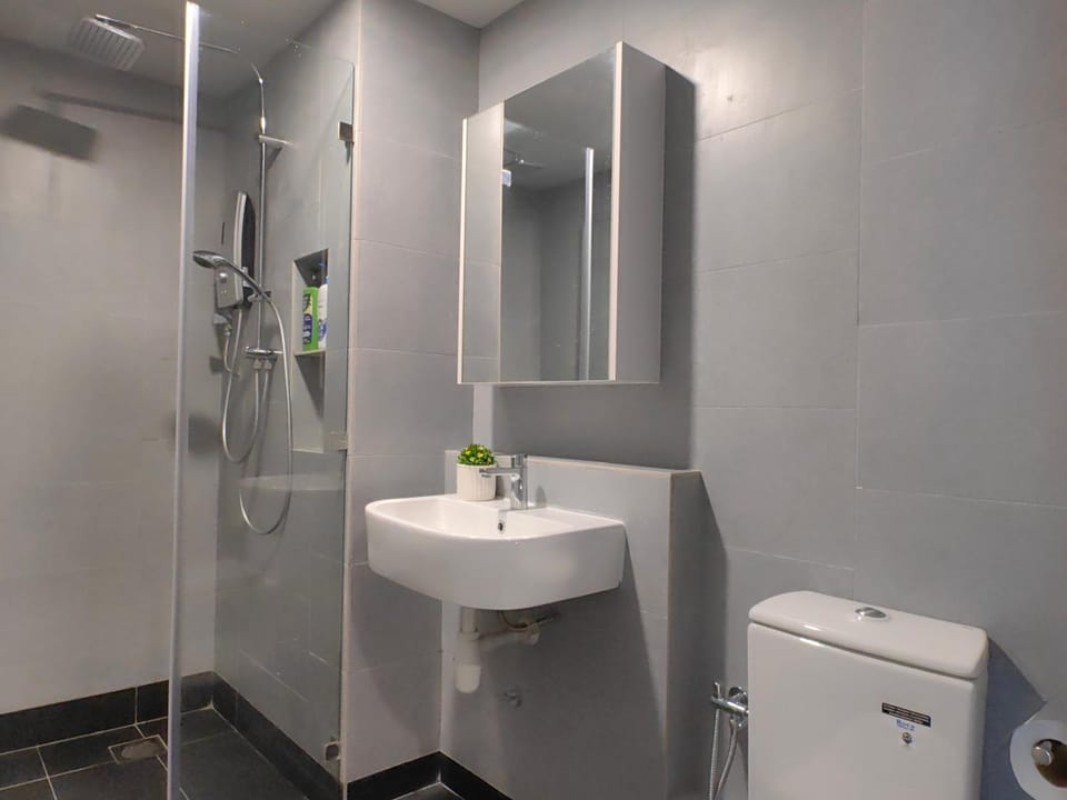 Jesselton Quay Sea View 2BR 4Pax by JUNE Homestay Apartment in Kota Kinabalu