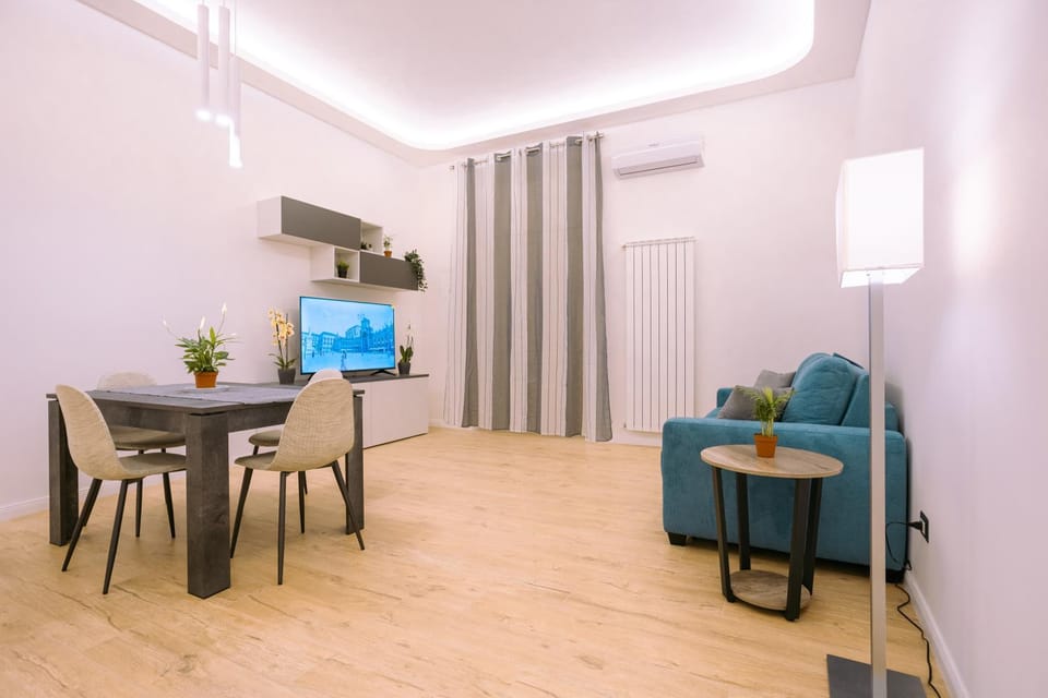 TV and multimedia, Living room, Dining area, air conditioner