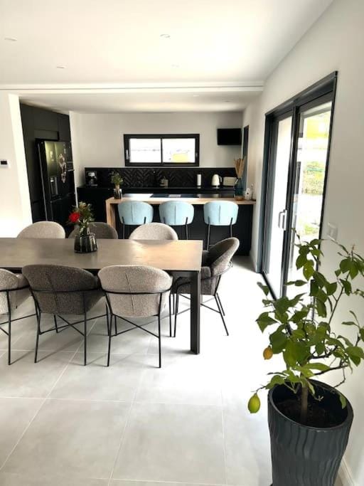 Superbe villa -proche Aix-en-Provence et Marseille Villa in French Riviera