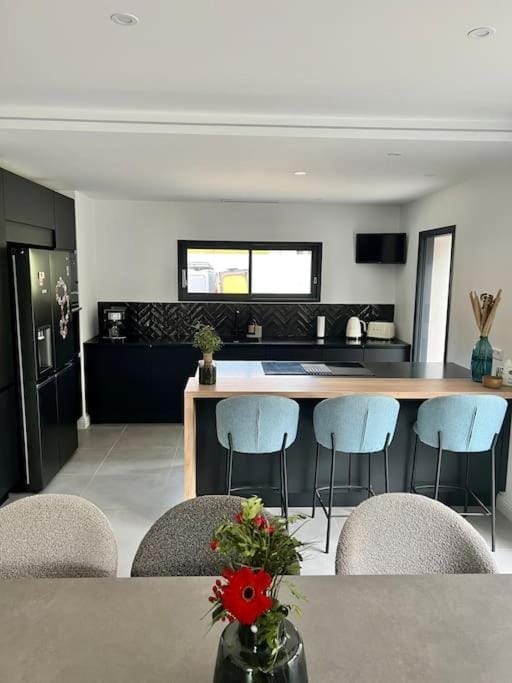 Superbe villa -proche Aix-en-Provence et Marseille Villa in French Riviera