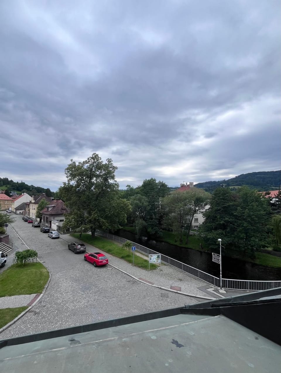 Neighbourhood, Natural landscape, Street view, Parking