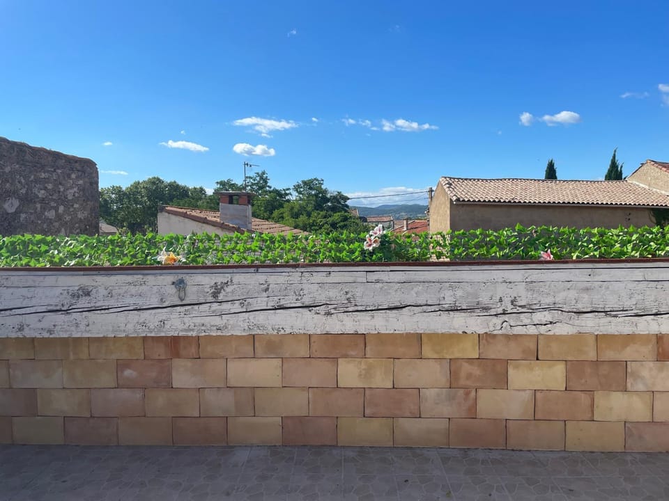 Maison avec superbe terrasse tropézienne House in Occitanie