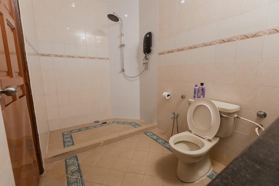 Villa55 w Private swimming pool BBQ Pool table 25pax Villa in Bayan Lepas