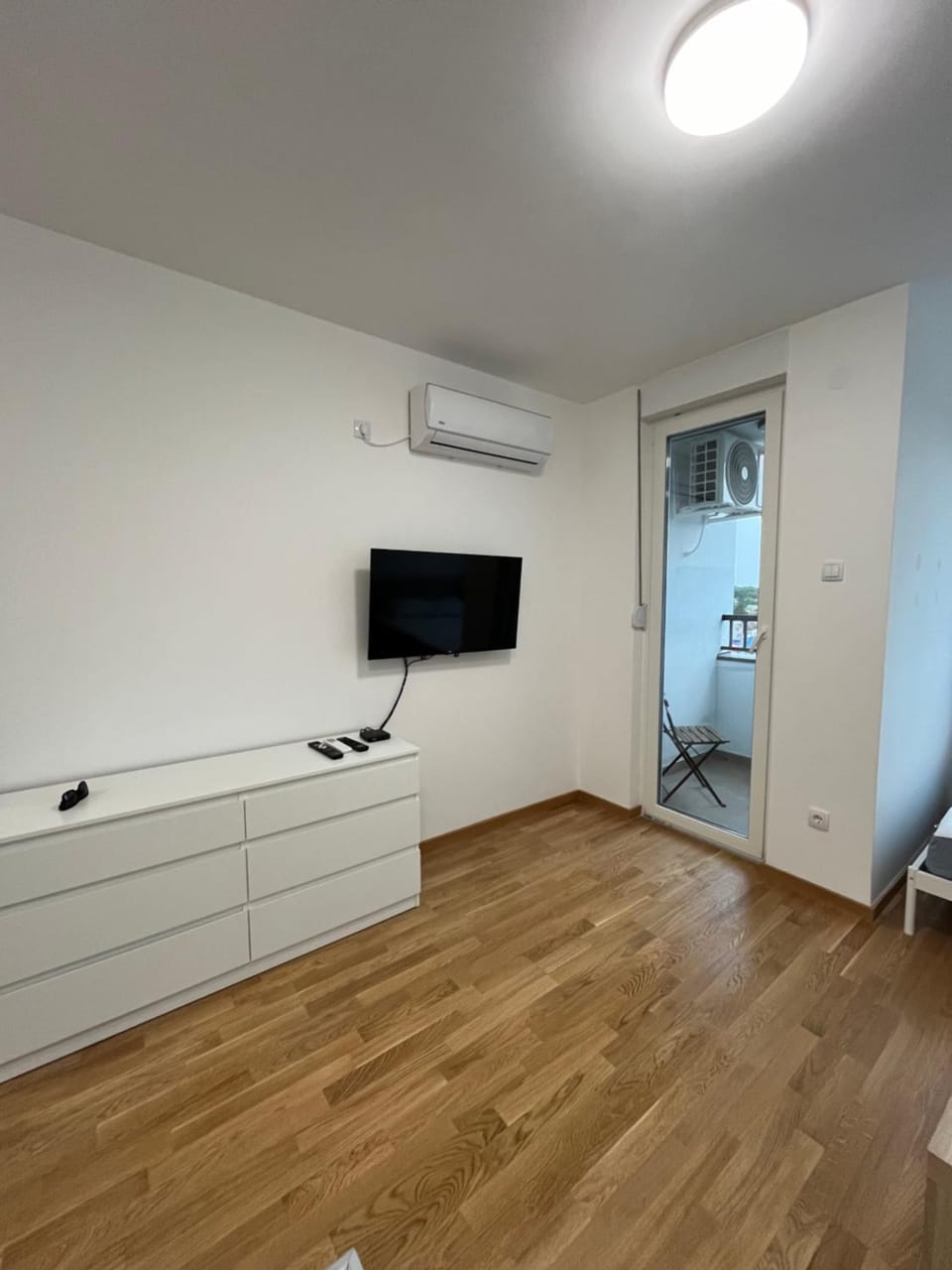TV and multimedia, Balcony/Terrace, air conditioner