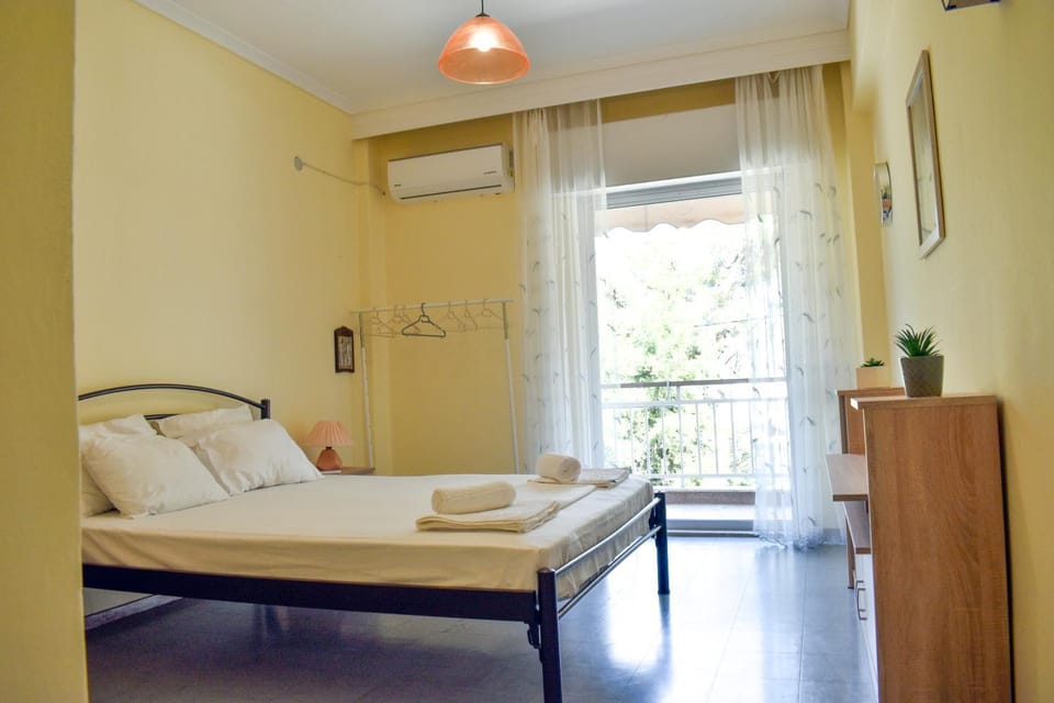 Bed, Bedroom, air conditioner