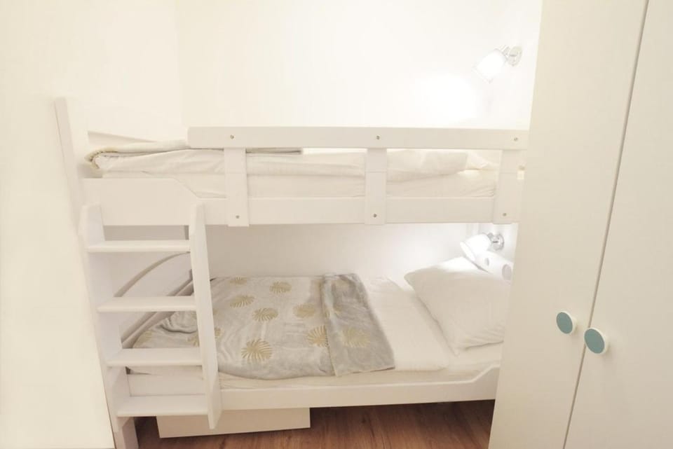 Photo of the whole room, Bedroom, bunk bed