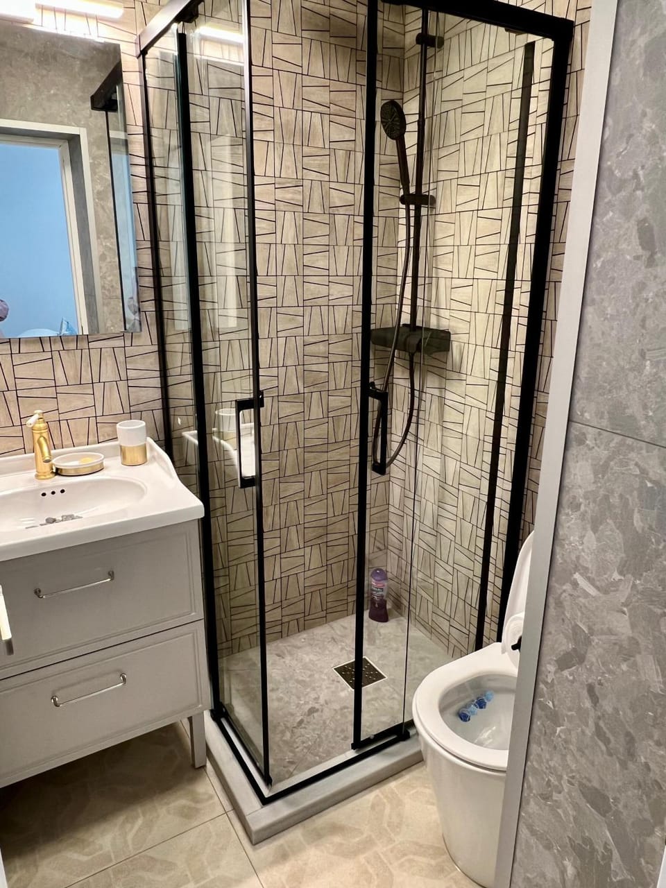 Shower, Toilet, Bathroom
