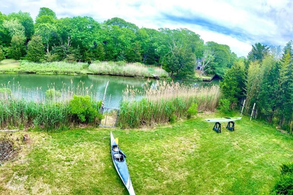 Water front East Hampton Getaway House in Springs