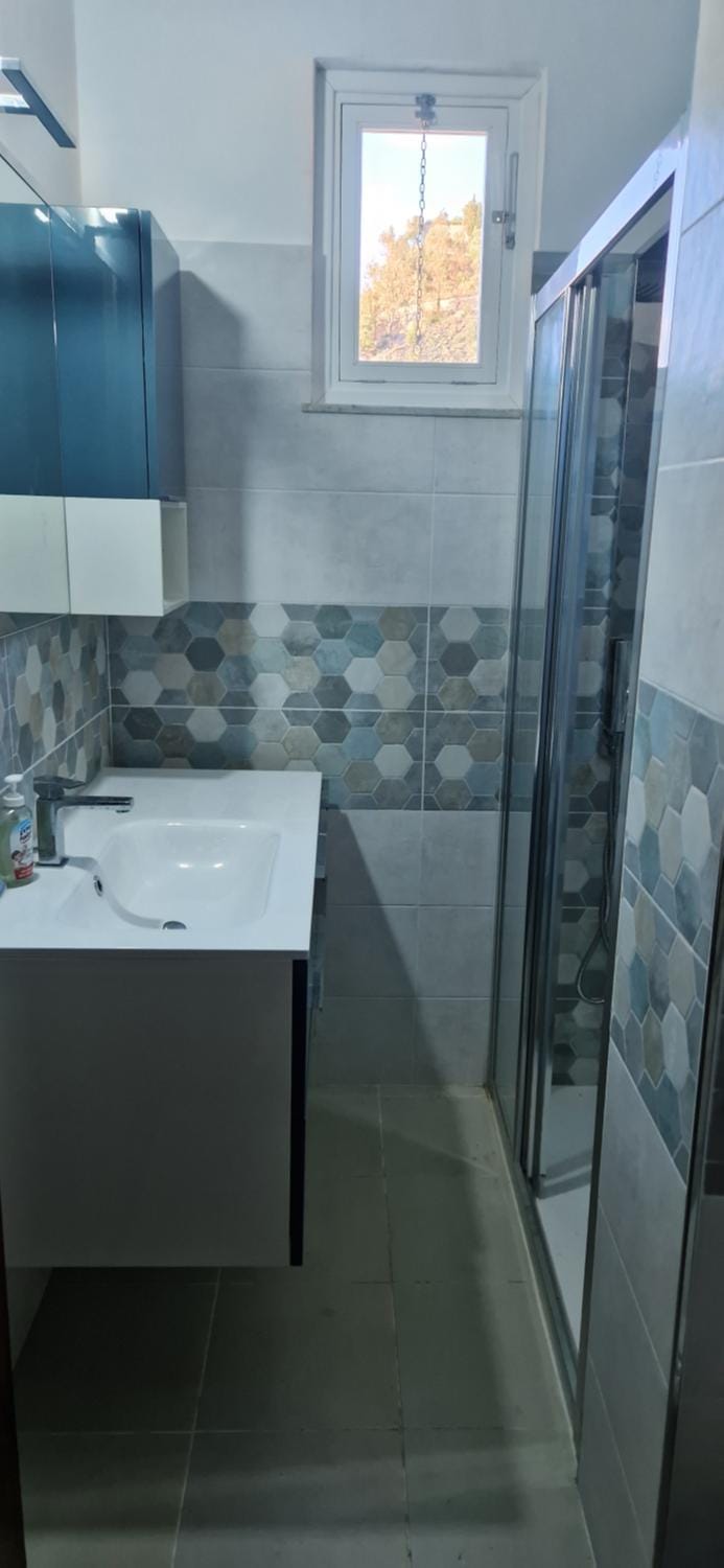 Shower, Bathroom