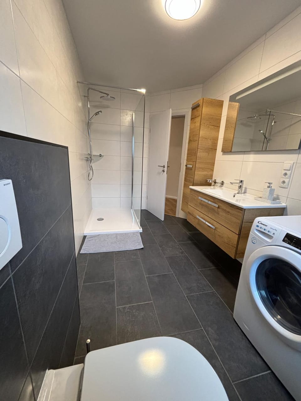 Bathroom, washing machine