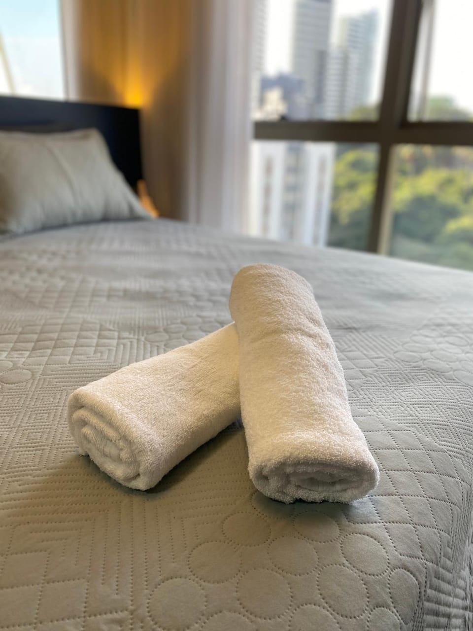 Bedroom, towels