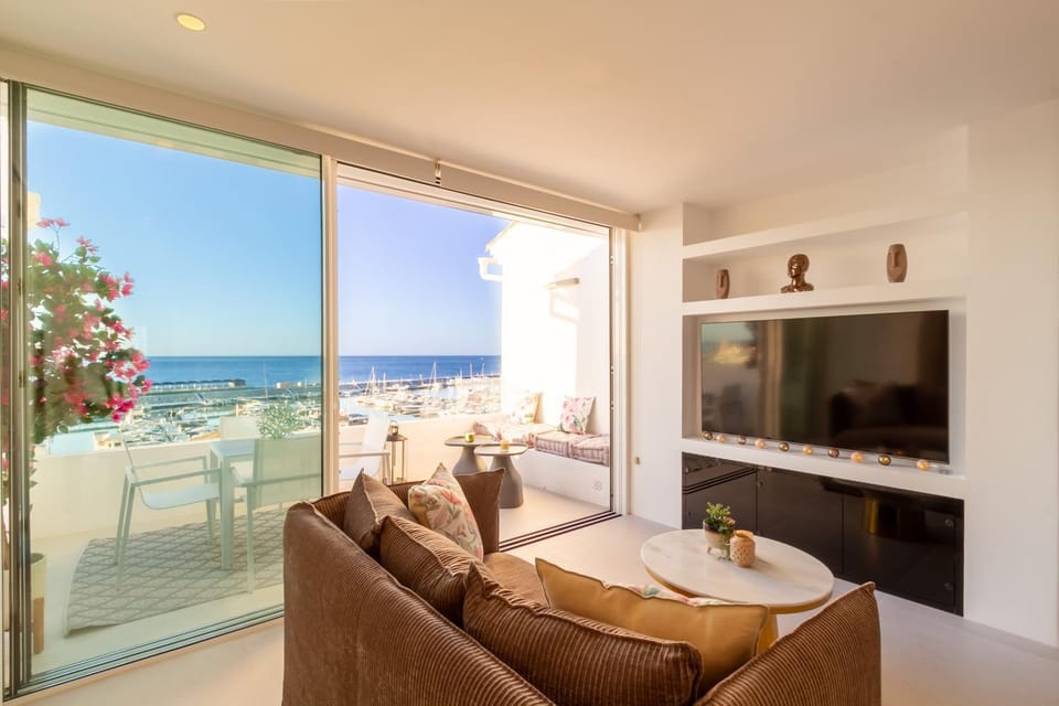 MARBELLA BANUS SUITES - Brand New Exclusive Puerto Banús Port Seafront Apartment - 2BR - 2BA - Outdoor Terrace - Spectacular Mediterranean Views - Heart of Puerto Banús Marina - Steps from El Corte Ing Luxury Shopping Apartment in Marbella