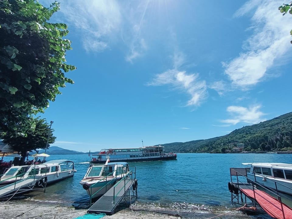 Nearby landmark, Natural landscape, Lake view, Mountain view