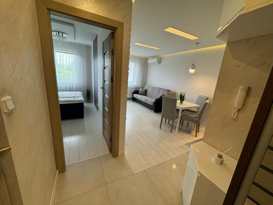 Photo of the whole room, Seating area