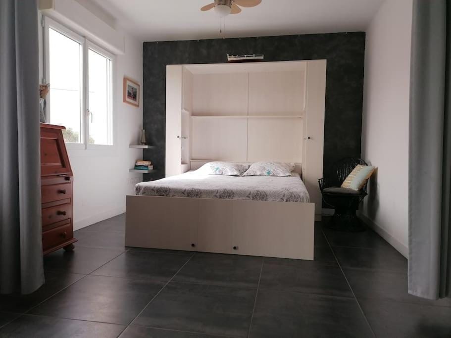 T3 avec extérieur Sanary centre Apartment in Sanary-sur-Mer