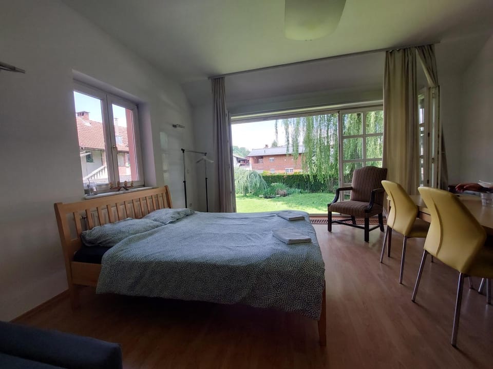 ROSE house - greenline accomodations Bed and Breakfast in Ljubljana
