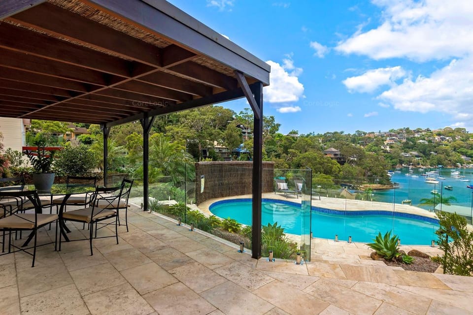 World Class Villa Manly Beach HarbourView Sauna Private Beach House in Sydney