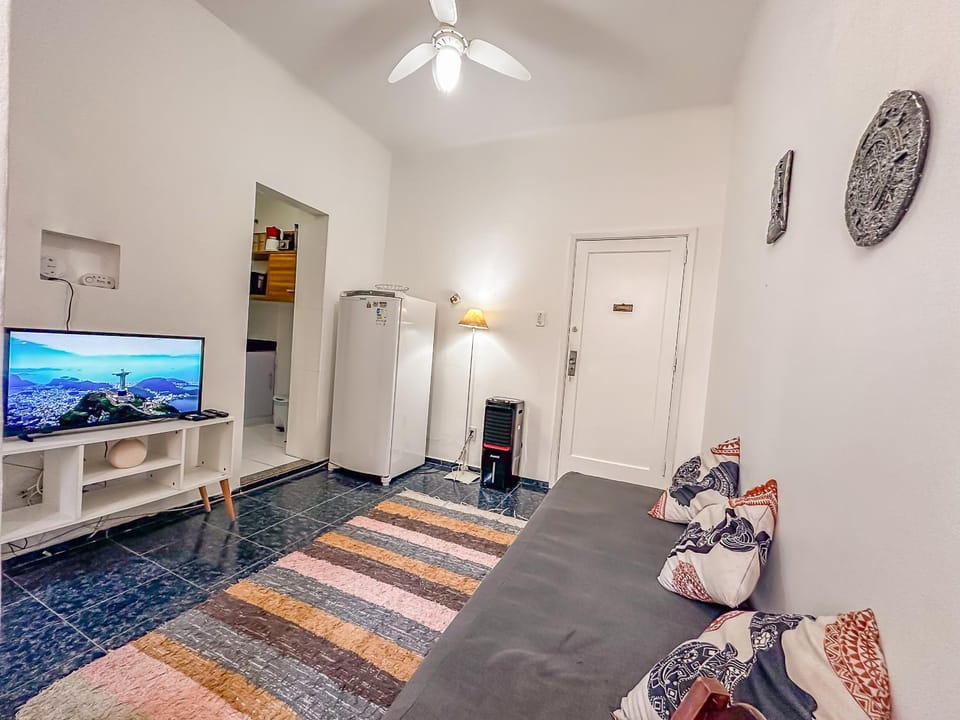 Communal lounge/ TV room, Bed, TV and multimedia, Living room, Seating area