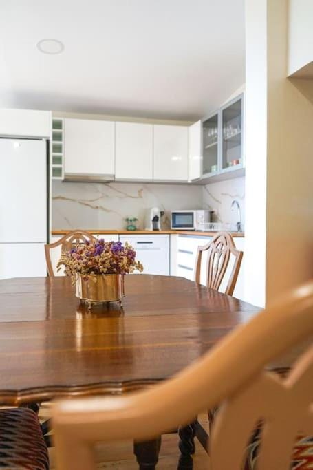 Renovated Traditional House w 3BR & Outdoor Space Villa in Funchal