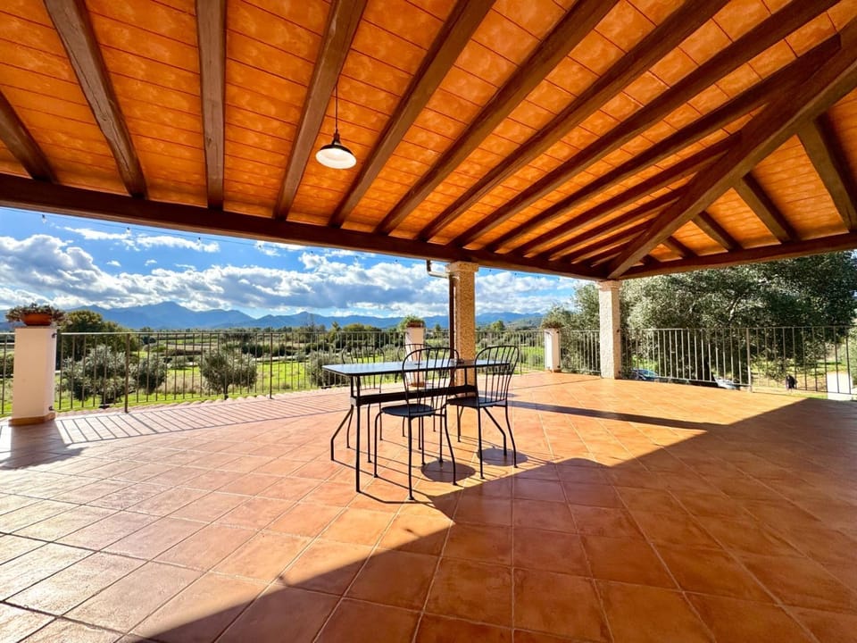 Natural landscape, View (from property/room), Balcony/Terrace, Dining area