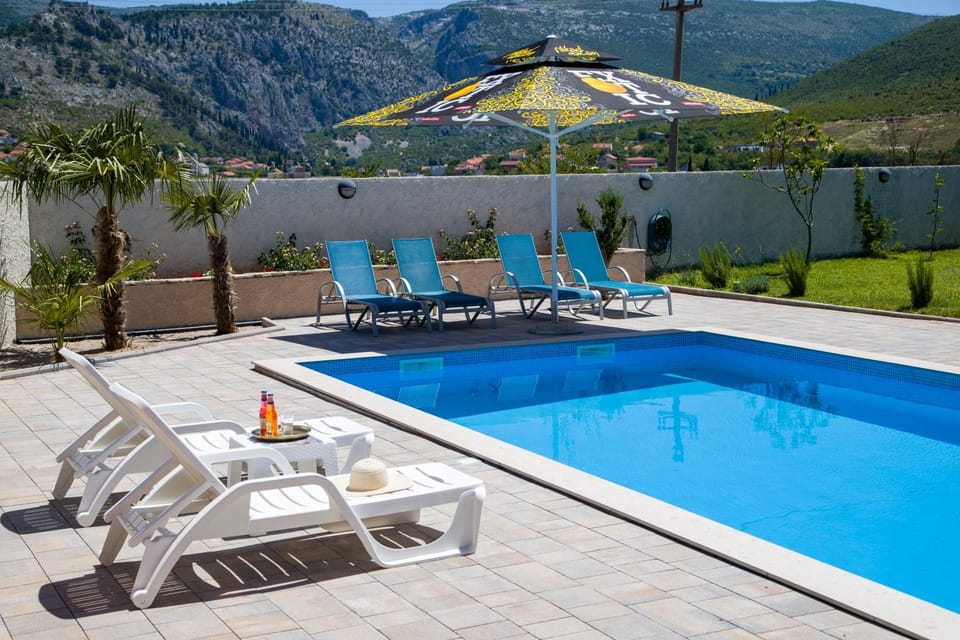 Day, Natural landscape, Mountain view, Pool view, Swimming pool