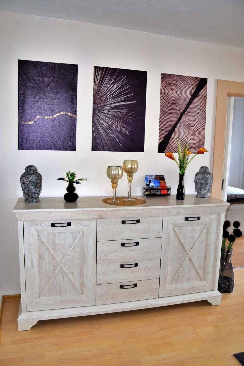 Living room, Decorative detail