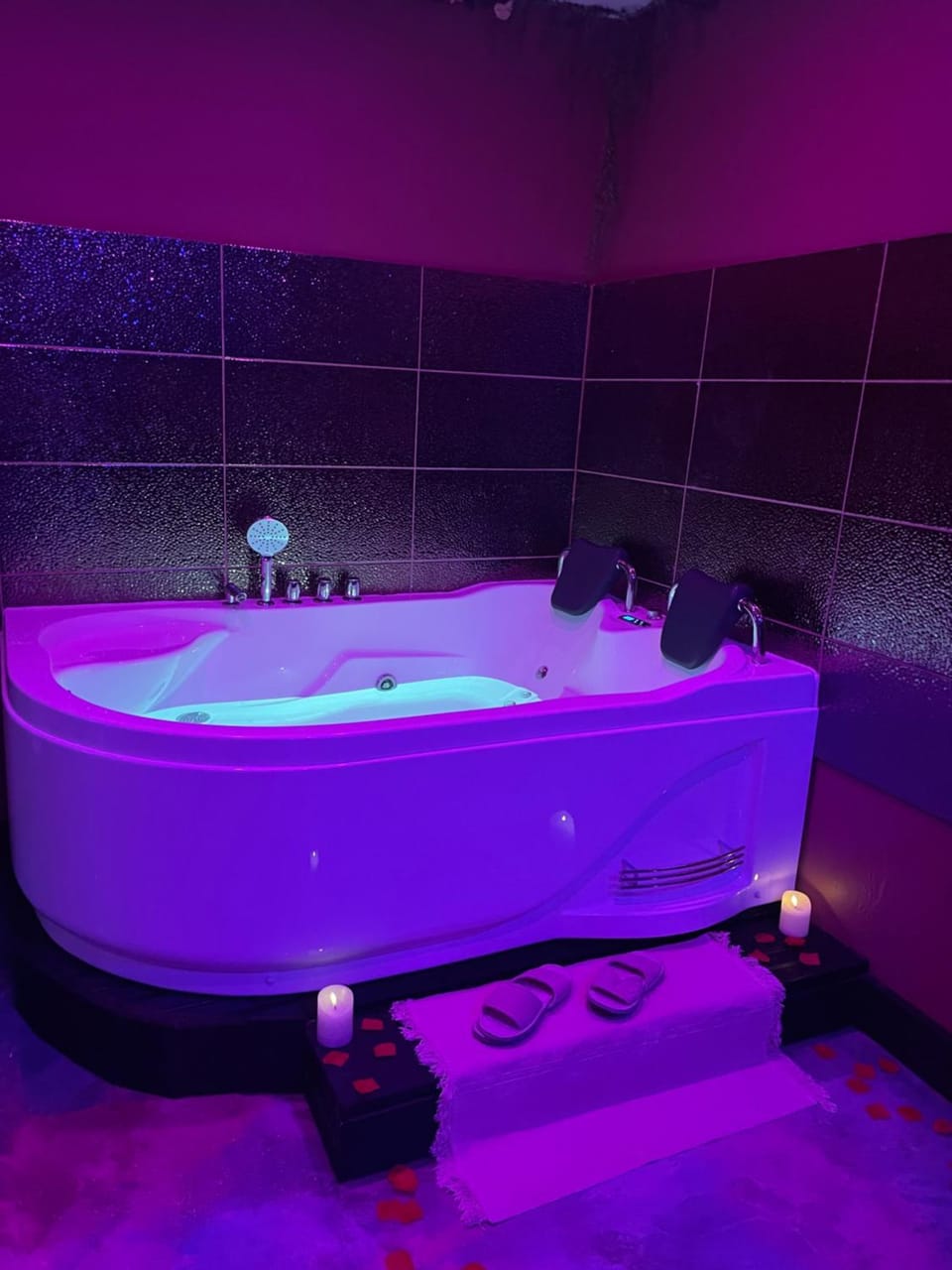 Hot Tub, Hot Tub, Spa and wellness centre/facilities