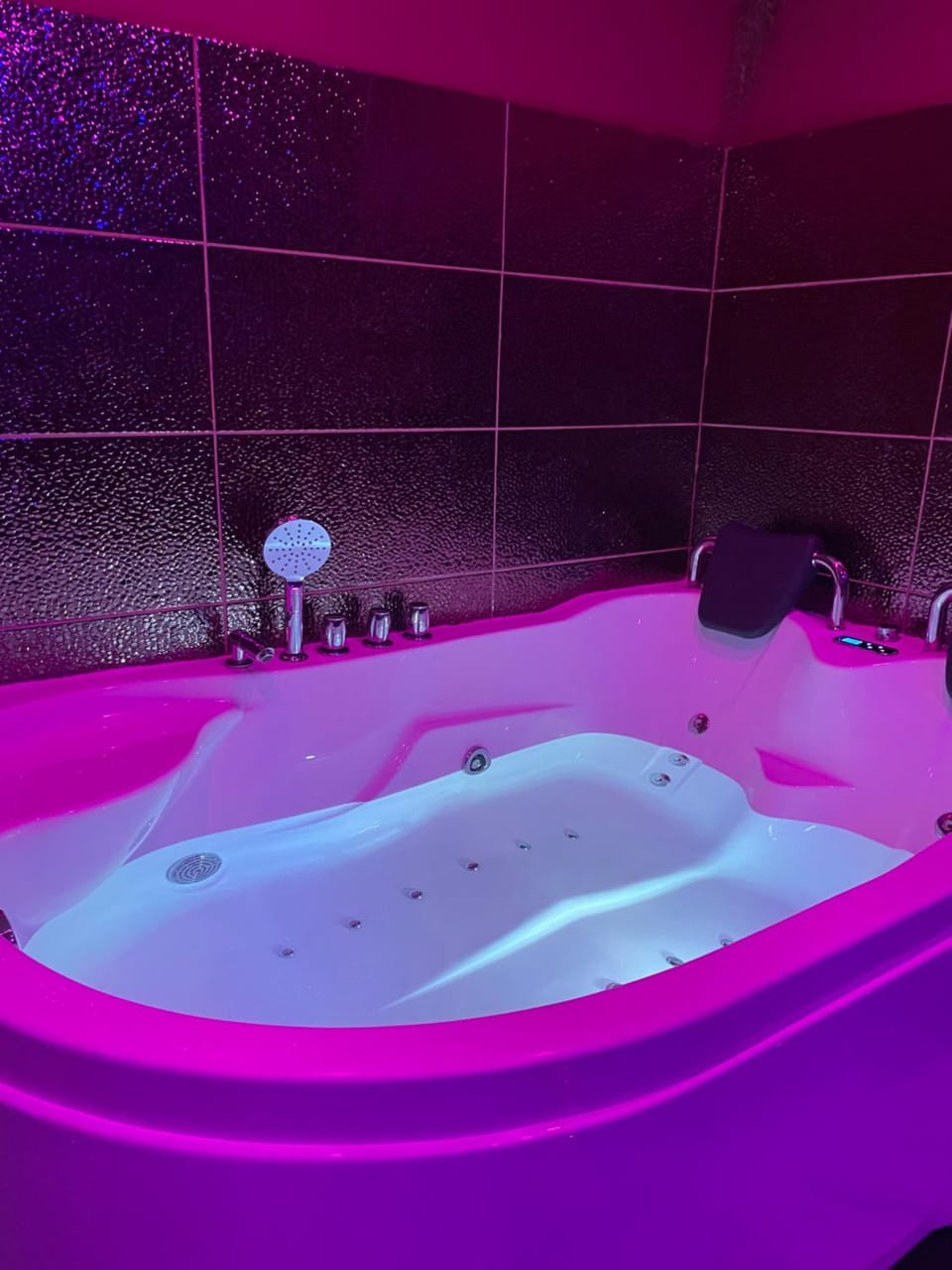 Hot Tub, Spa and wellness centre/facilities