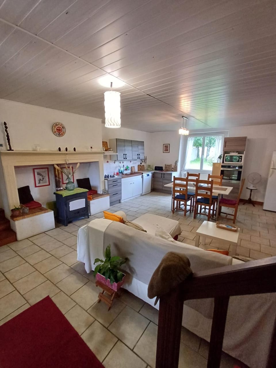 Kitchen or kitchenette, Living room, Dining area, stove