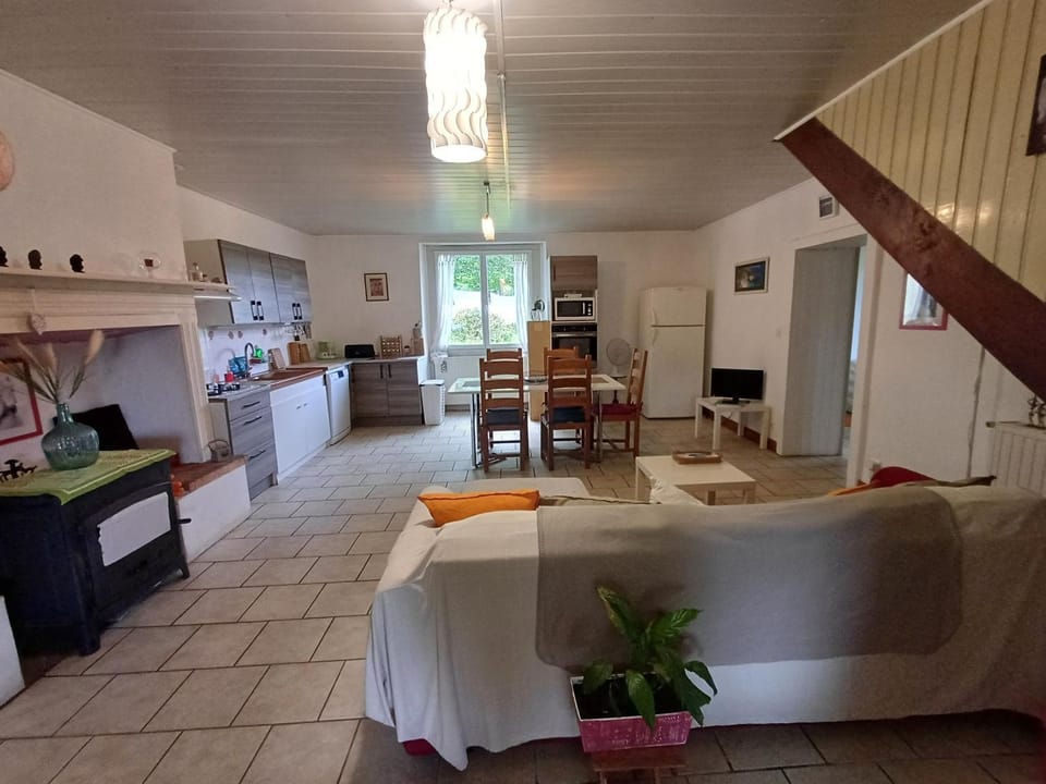 Kitchen or kitchenette, Living room, Dining area