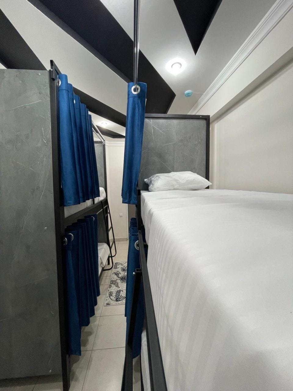 Bed, Photo of the whole room, Bedroom, bunk bed
