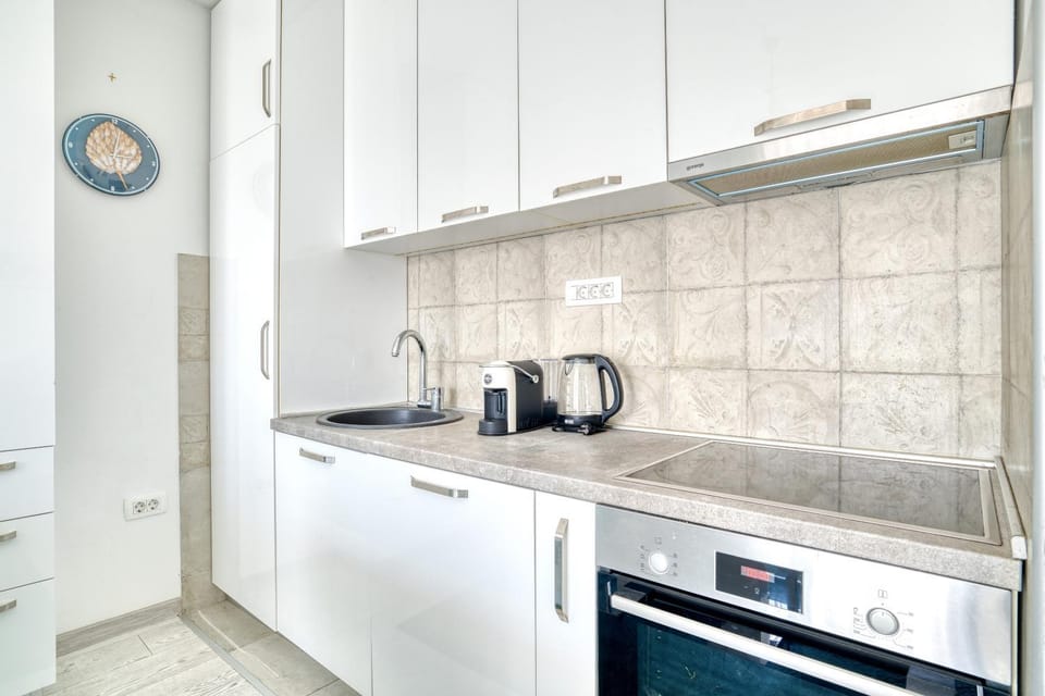 Coffee/tea facilities, Kitchen or kitchenette, dishwasher, oven