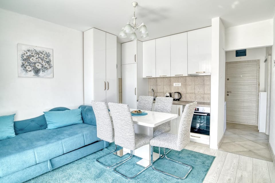 Kitchen or kitchenette, Living room, Dining area